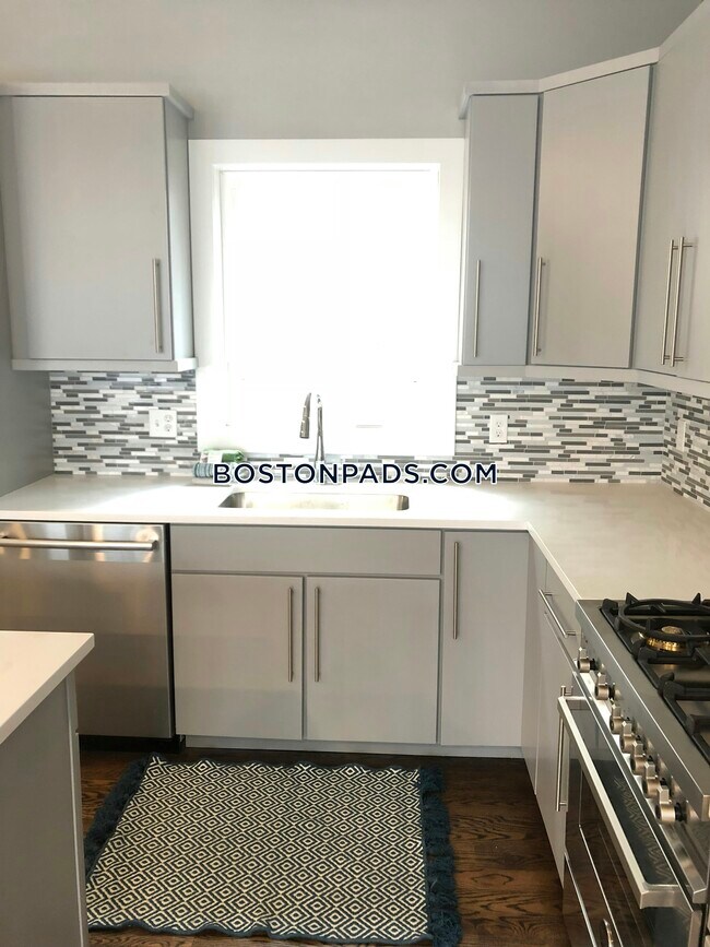 640 Mystic Ave Unit 1, Somerville, MA 02145 Room for Rent in