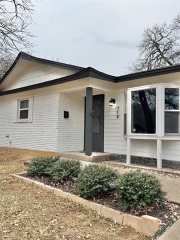 Building Photo - 719 Koen Ln