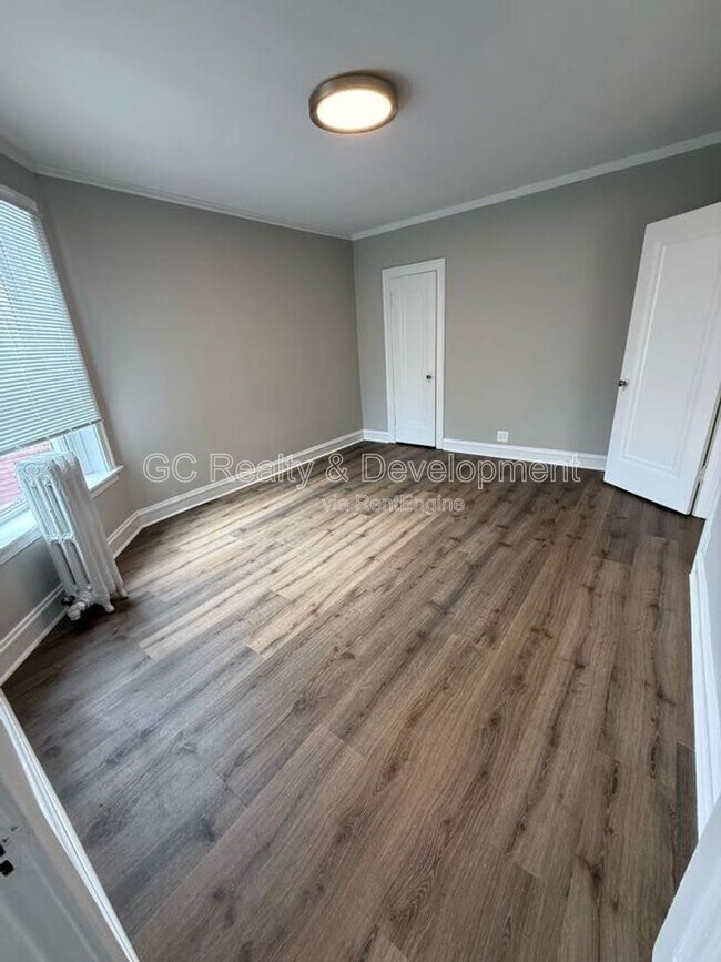 Foto del edificio - 5730 N Christiana Ave