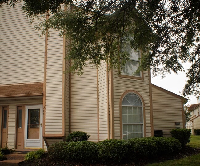 Photo - 3661 Essex Pond Quay Townhome