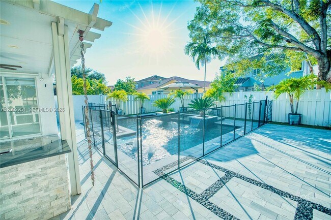 Foto del edificio - 15151 NW 6th Ct