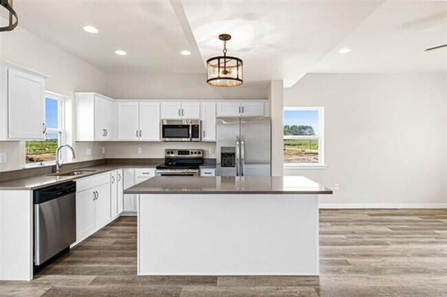 Foto del edificio - Brand New 3 Bedroom, 2.5 Bath, 2-Car Garag...