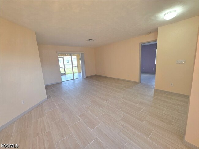 Building Photo - 4614 SW 9th Pl
