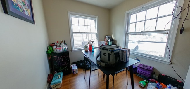 Building Photo - Close to Campus and Aggieville + Off-Street Parking + Washer & Dryer! Available June 4th!
