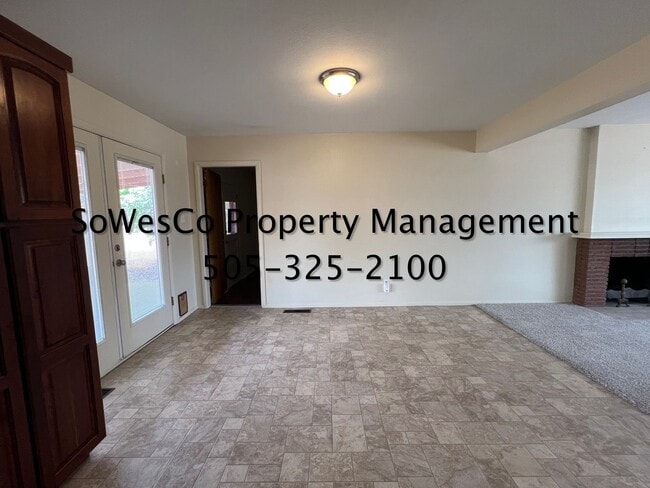 Building Photo - Three Bedroom 2 Bath Home in Central Farmington