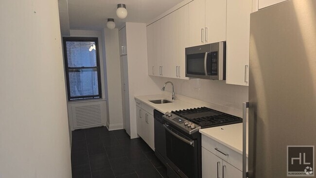 Building Photo - 5th AVE & 9th St spacious 1BR/1BA in High ...