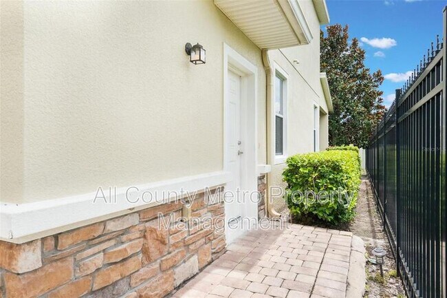 Foto del edificio - 643 Woodland Terrace Blvd