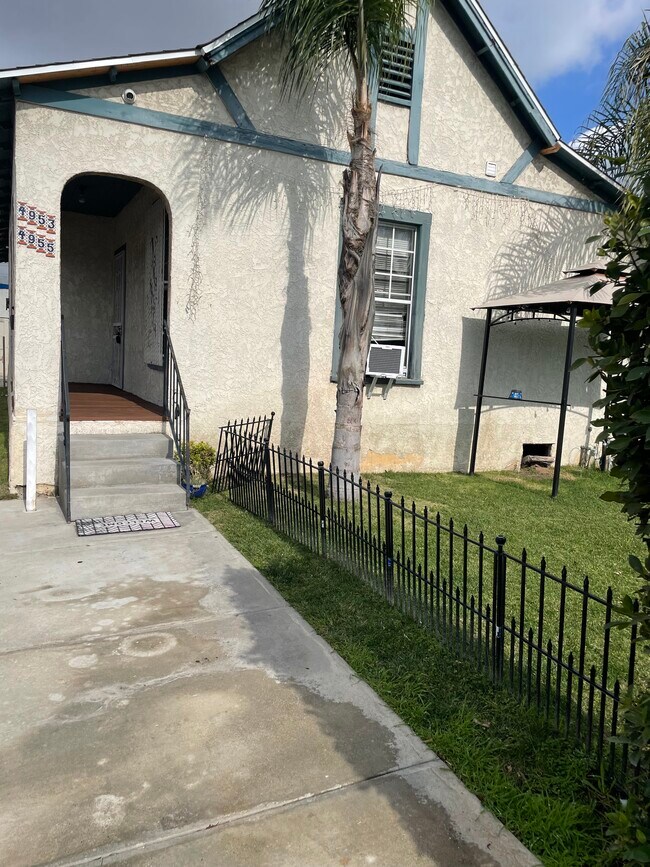 Building Photo - 4953 E 59th Pl