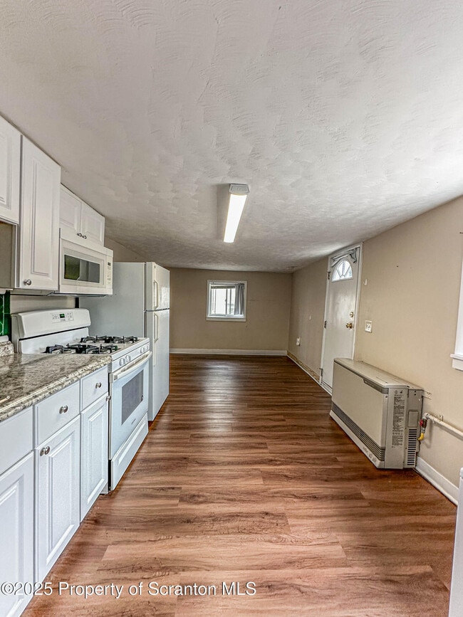 Building Photo - 502 Cypress St