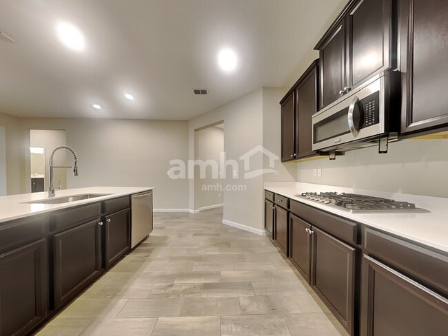 Building Photo - 120 Trumpco Dr