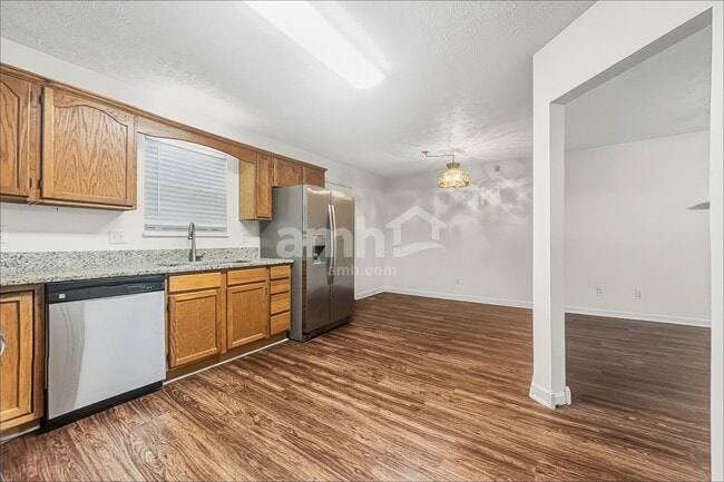 Building Photo - 5942 Katrina Ln
