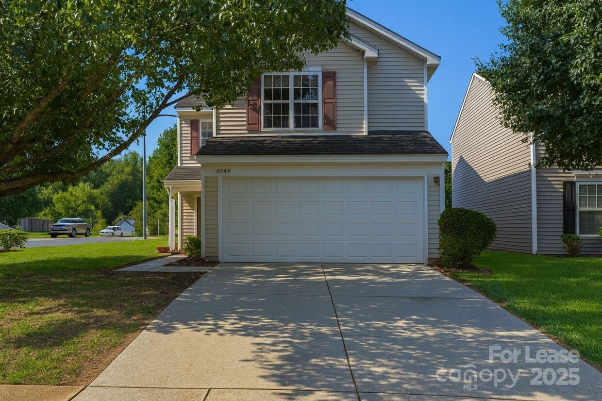 Foto principal - 5744 Wallace Cabin Dr