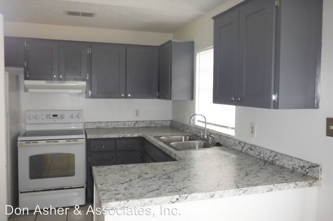 Building Photo - 2 br, 1.5 bath House - 6007 Oleander Drive