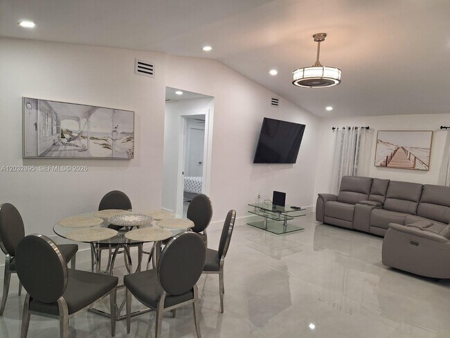 Foto del edificio - 4440 SW 14th Pl