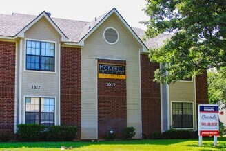 Building Photo - 1017 S Ave B