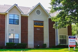 Building Photo - 1017 S Ave B