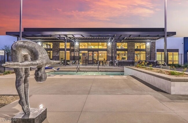 Building Photo - 4555 Camino Al Norte