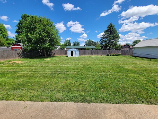 Building Photo - 506 Brelsford 3BR/1BA (Trenton)