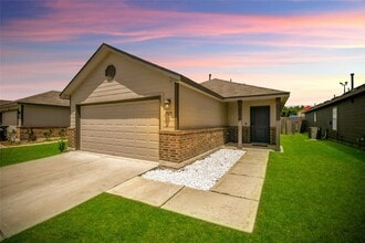 Building Photo - 7915 Meadow Cranesbill Ln