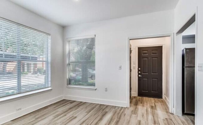 Building Photo - 3 bedroom in Dallas TX 75287