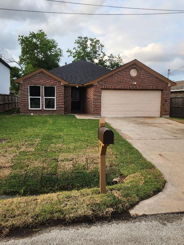 Foto principal - 9825 Mimbrough St
