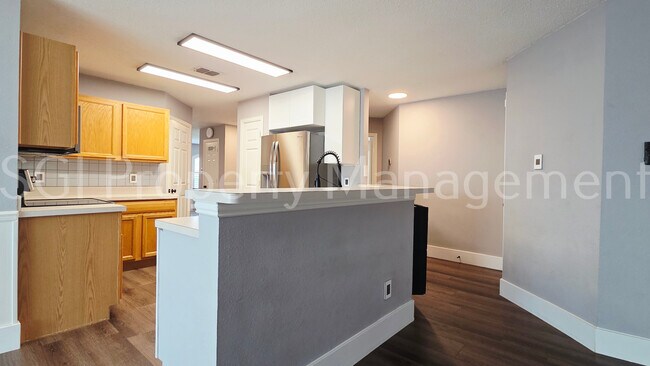 Building Photo - 5004 Evergreen Dr