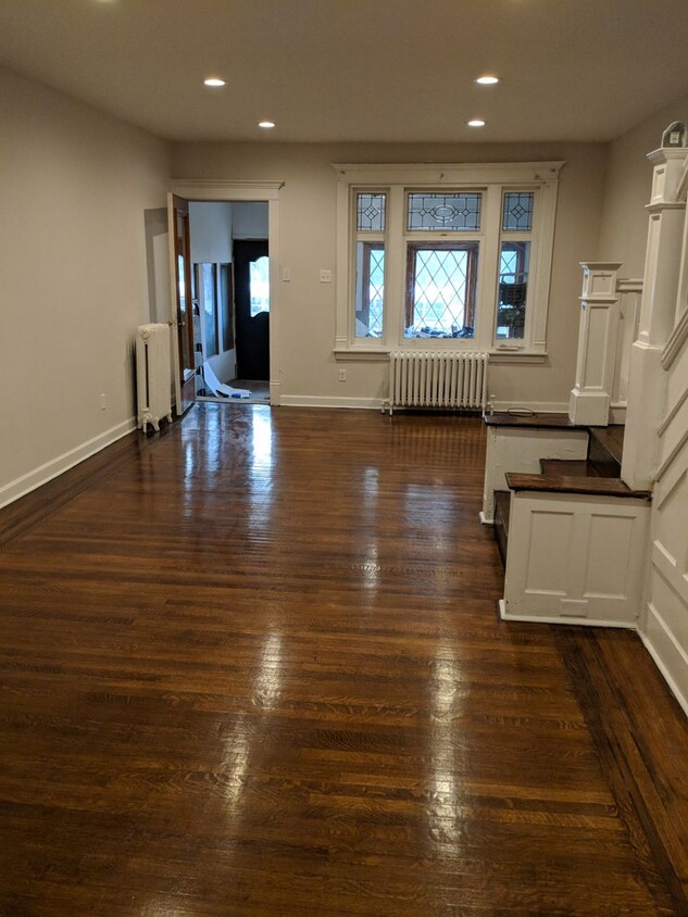 Foto principal - Large 4 bedroom Cobbs Creek area