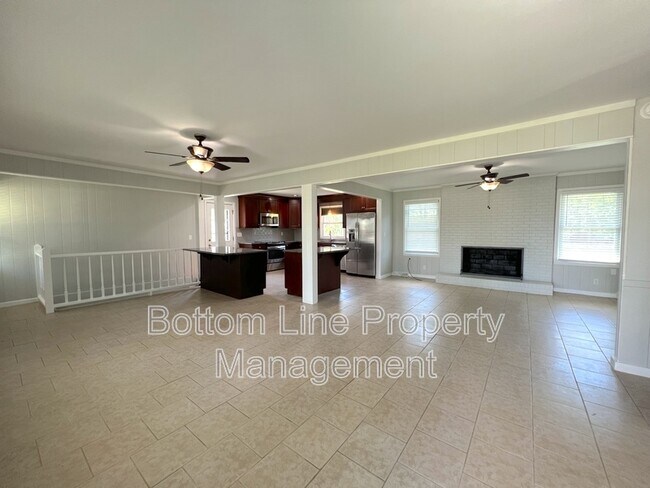 Building Photo - 17120 Green Hill Rd