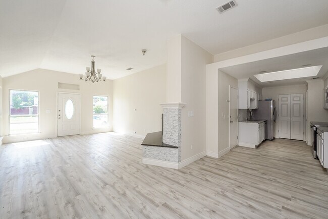 Building Photo - 1211 Hilburn Ct