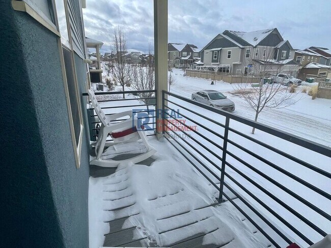 Foto del edificio - 3700 Celestial Ave