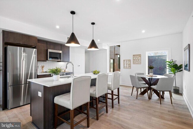 Foto del edificio - 5200 Chester Ave