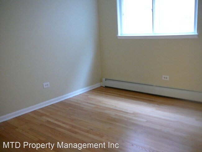 Building Photo - 4801 N Ridgeway Ave