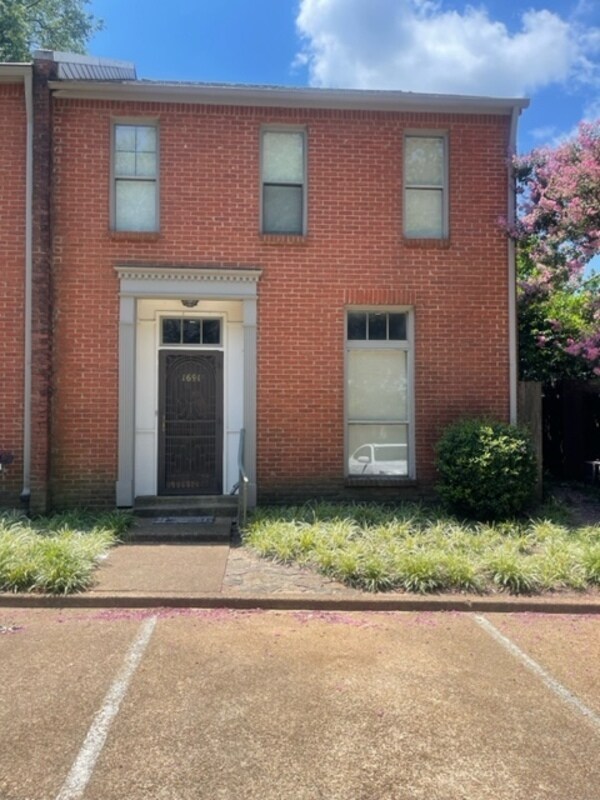 Primary Photo - 1691 Belvedere Ct