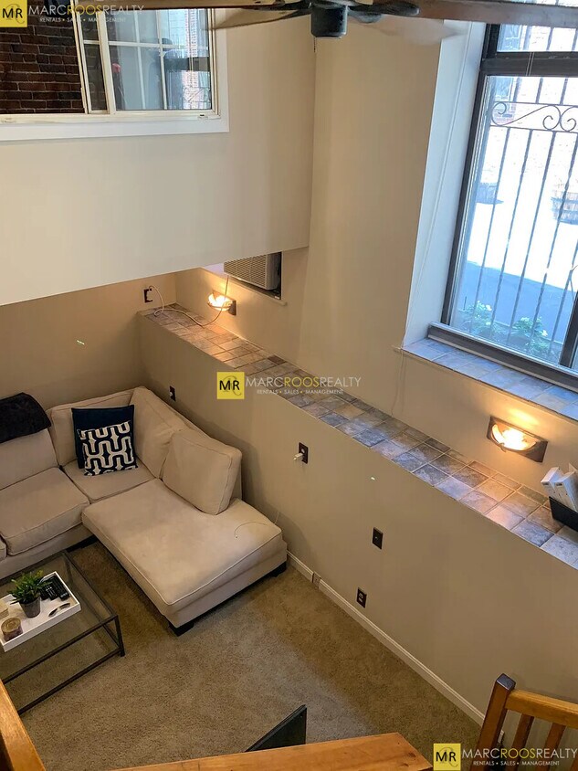 Foto principal - 106 Commercial St