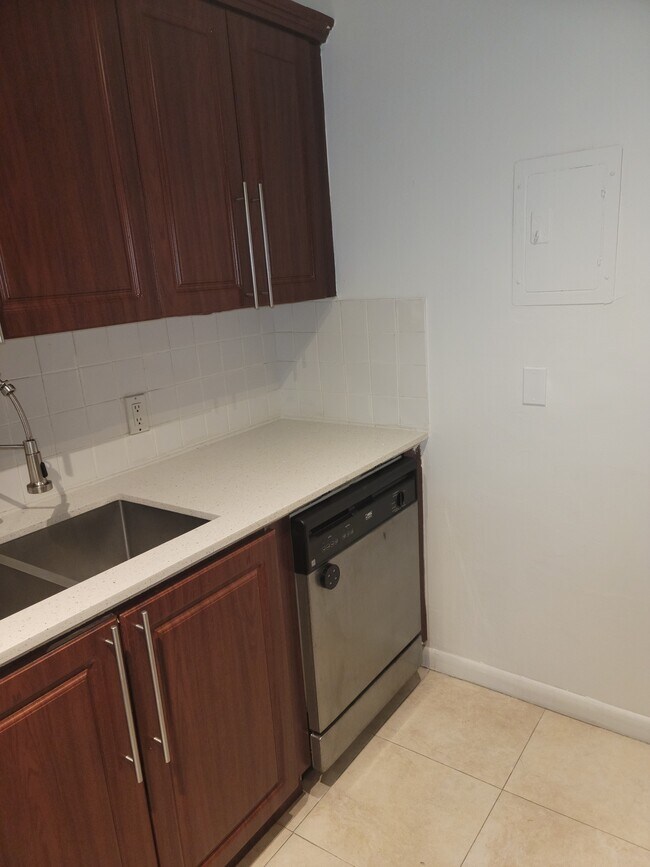 Foto del edificio - 13455 NE 10th Ave