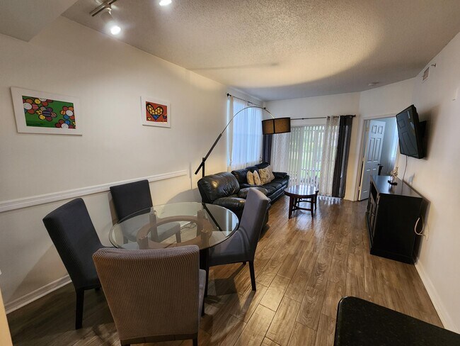 Foto del edificio - 2020 Greenview Shores Blvd