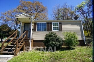 Building Photo - 581 Seminole Cir