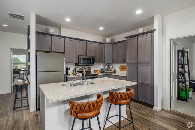 4BR, 3BA - 1,675SF - Kitchen - Willow Chase Twinhomes