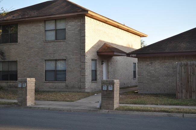 Building Photo - K-Z Apartments