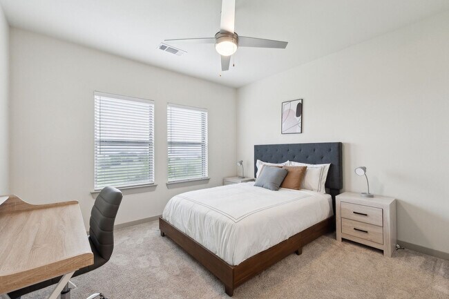 Foto del edificio - 2051 Mayfield Pkwy