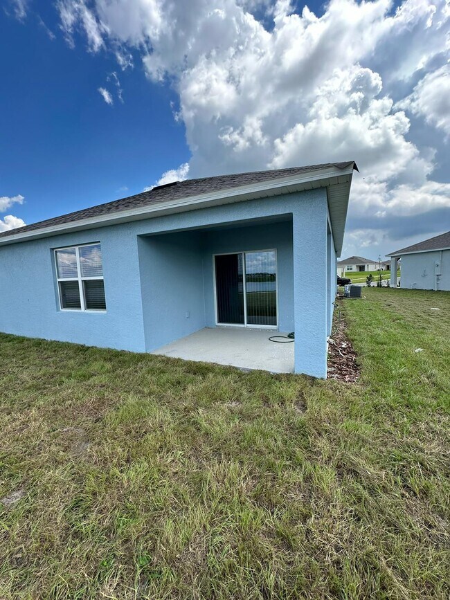 Foto del edificio - 1341 Daisy Field Dr