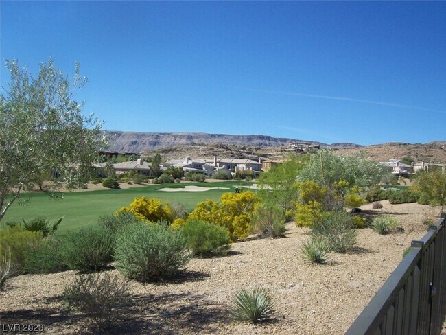 Foto del edificio - 11521 Snow Creek Ave