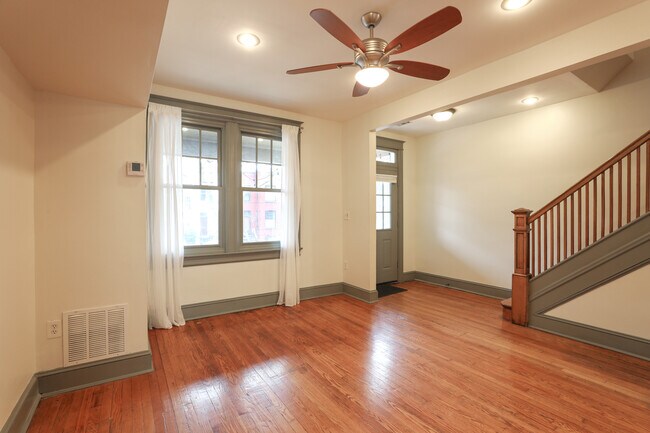 Foto del edificio - 247 11th St SE