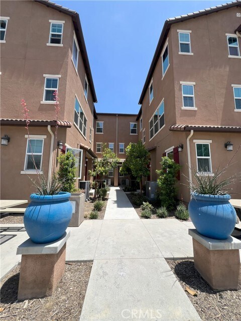 Foto del edificio - 712 N Ethan Way
