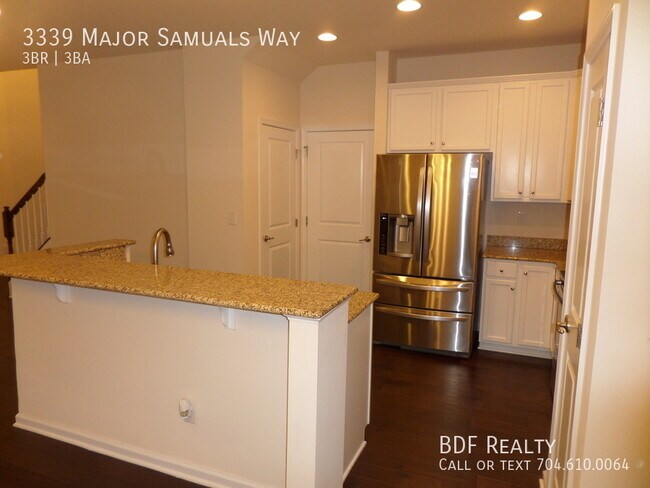 Foto del edificio - 3339 Major Samuals Way