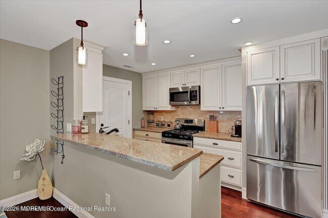 Foto del edificio - 13 Racquet Rd