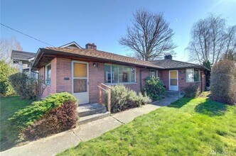 Building Photo - 2309 N 56th St