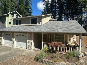 Building Photo - 18524 Woodside Dr SE