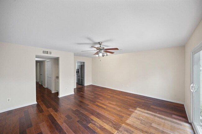 Building Photo - 6305 Creekbend Dr