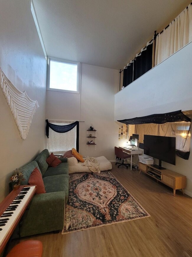 Foto del edificio - Cherry Lane Commons